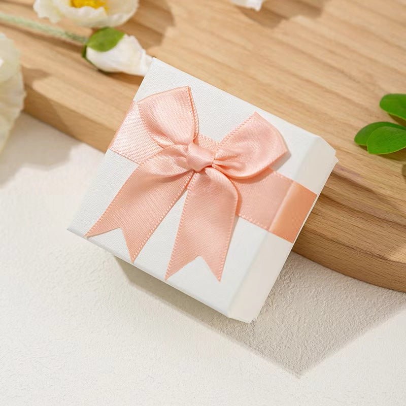 EmmaScribe White bow gift box - EmmaScribe